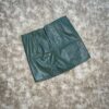 Short Engomado verde militar