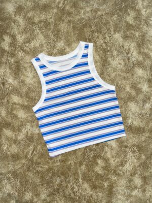 Musculosa cerrada rayada azul