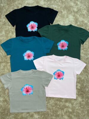 img_3534 Baby Tee Flor Contorno Celeste